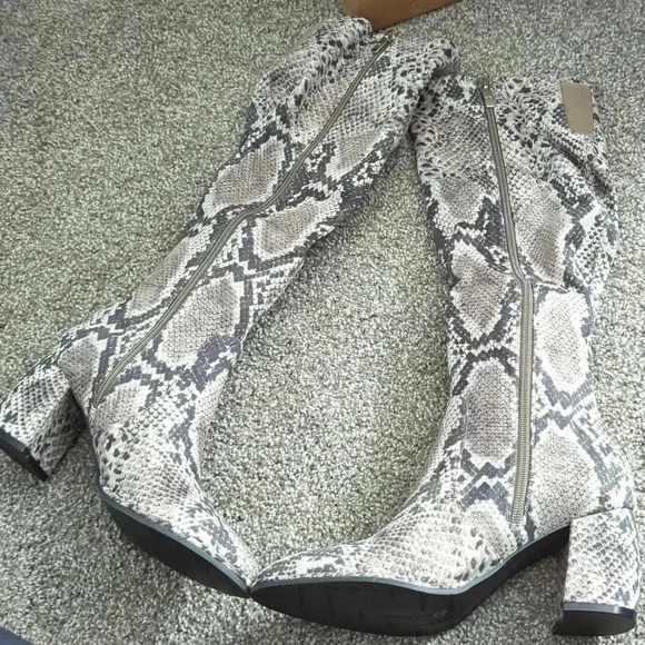 Marc Fisher medium calf tall shaft boots - Picture 13 of 13